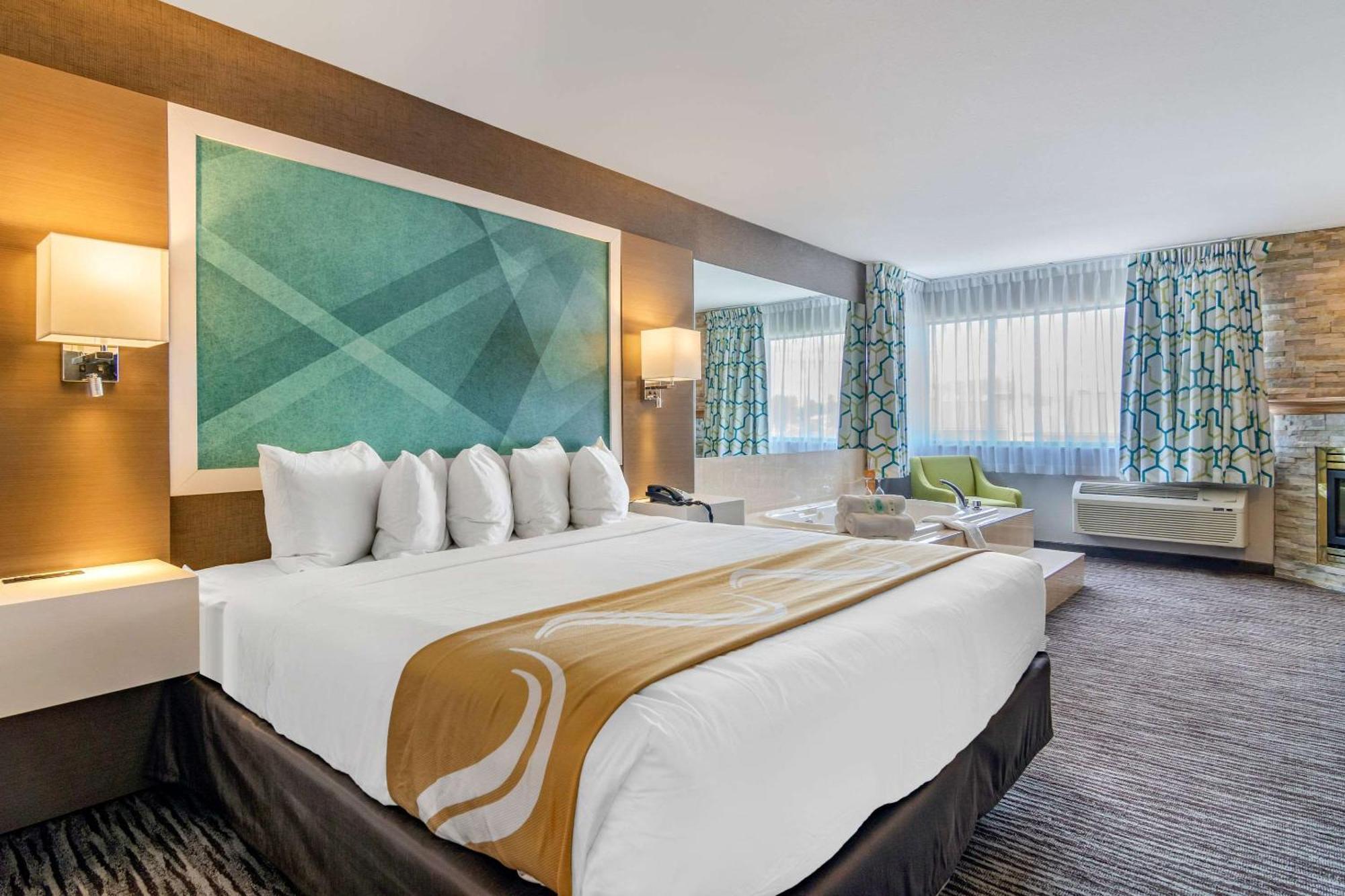Quality Inn Камлупс Экстерьер фото